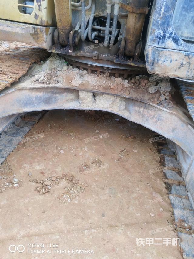 转盘和下车架正前（工作和回转装置）