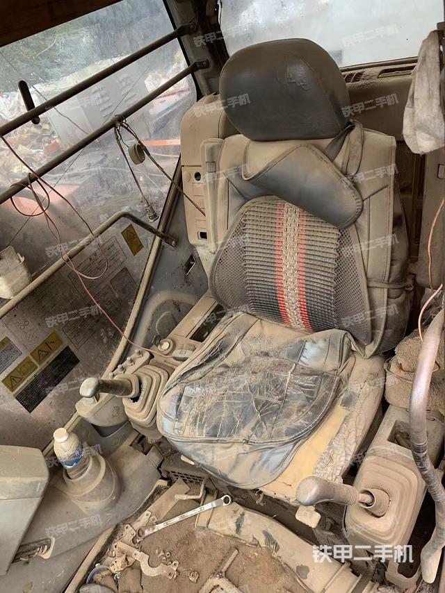 驾驶室整体（整机外观）