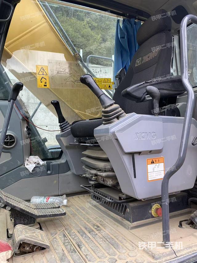 驾驶室整体（整机外观）