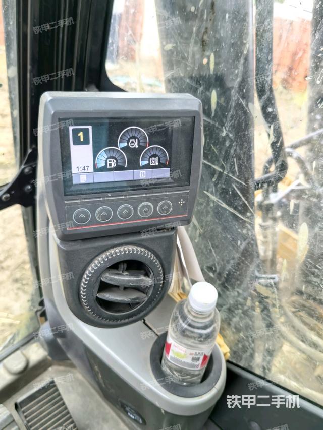 右侧玻璃角标（驾驶室部分）