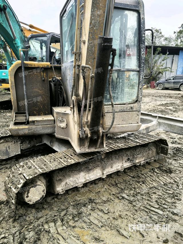 转盘和下车架正前（工作和回转装置）