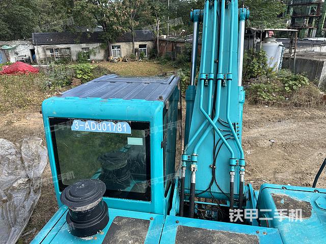 駕駛室頂部（整機(jī)外觀）