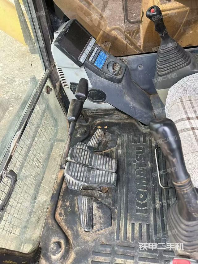 驾驶室整体（整机外观）