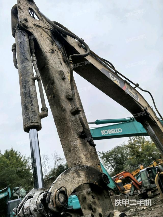 铲斗右后整体（工作和回转装置）