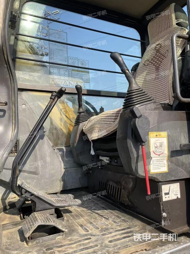 驾驶室整体（整机外观）