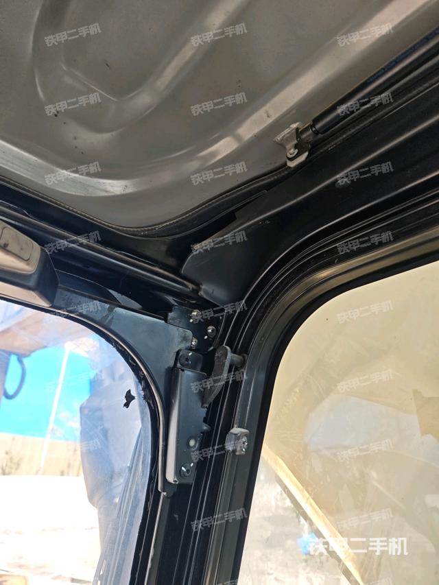 座椅右側(cè)控制臺/鑰匙門/油門/含右手柄（駕駛室部分）