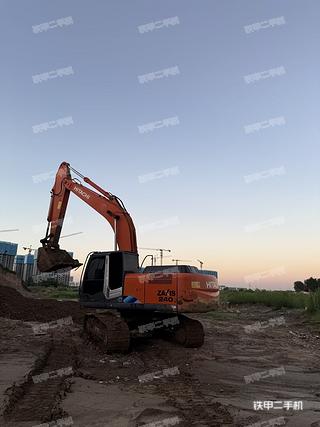 日立ZX240LC挖掘机