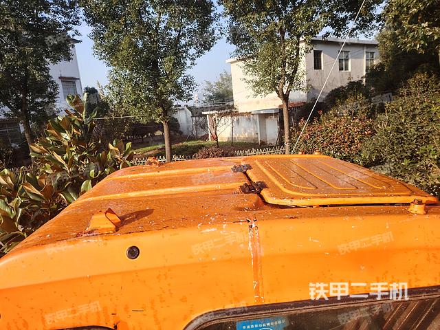 驾驶室顶部（整机外观）