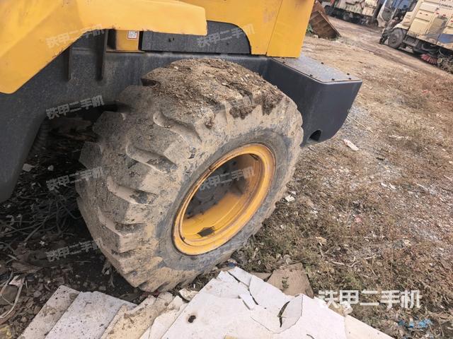 右前輪（行走機(jī)構(gòu)）