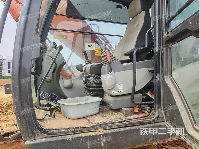 驾驶室整体（整机外观）