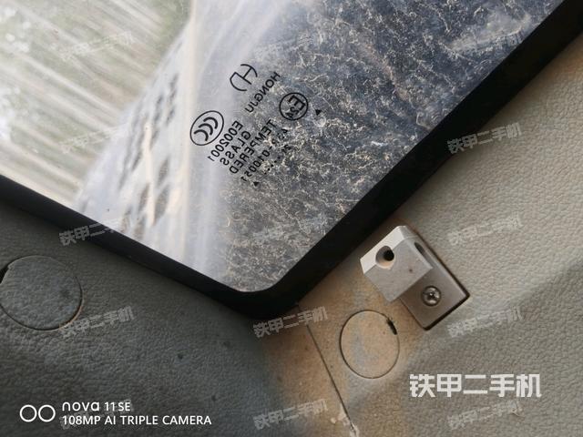 后窗玻璃角标（驾驶室部分）