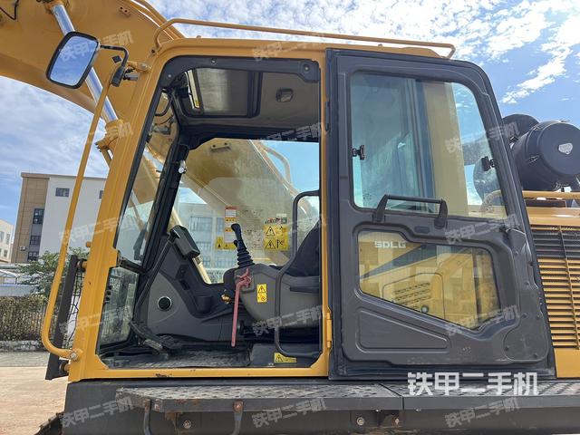 驾驶室整体（整机外观）