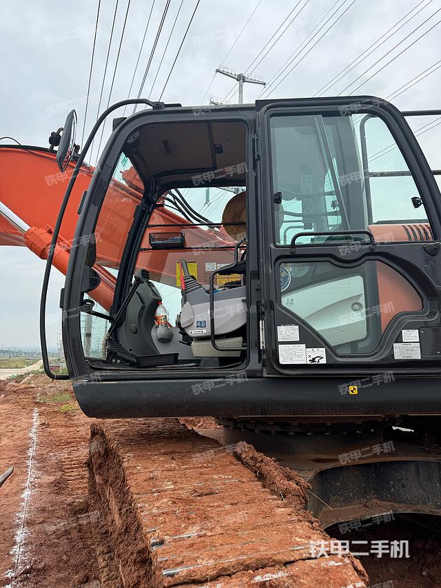 驾驶室整体（整机外观）