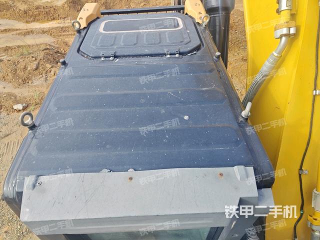 驾驶室顶部（整机外观）