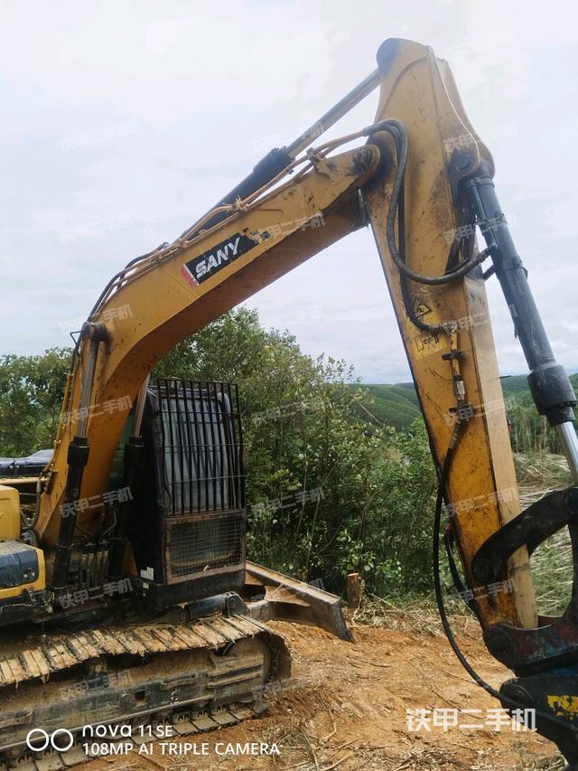 铲斗右后整体（工作和回转装置）