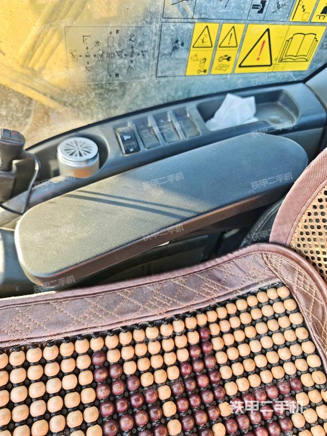 座椅后部（驾驶室部分）