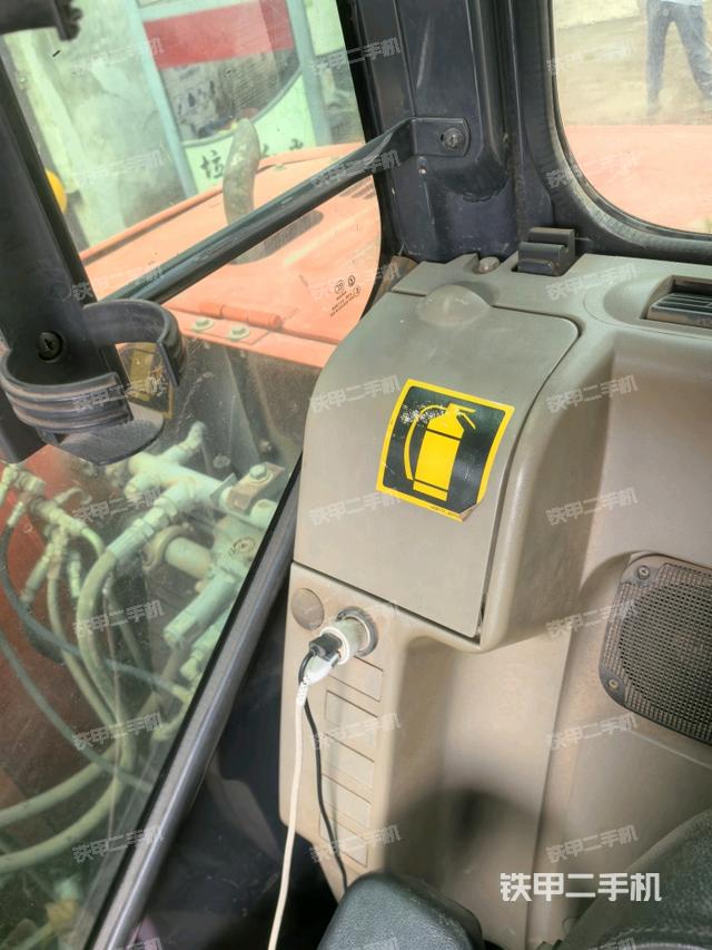 座椅左側(cè)控制臺(tái)/音響/含左手柄（駕駛室部分）