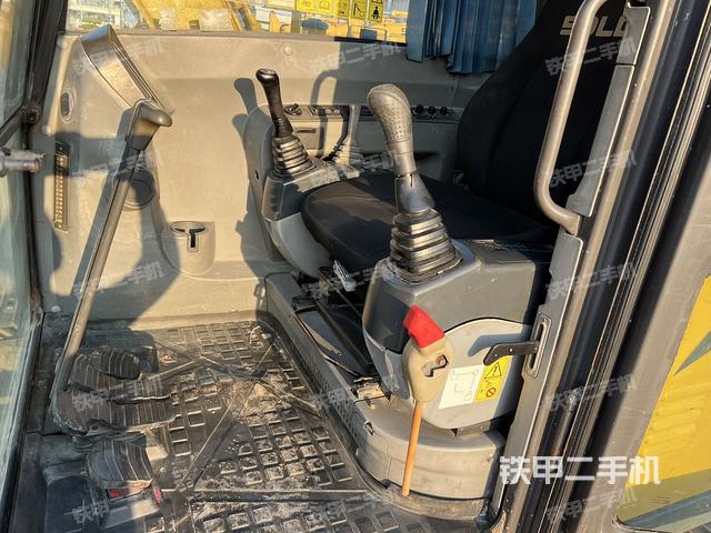 駕駛室整體（整機(jī)外觀）