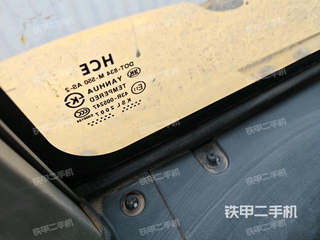 后窗玻璃角标（驾驶室部分）