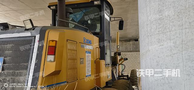 整机右侧（设备外观及核心部件）