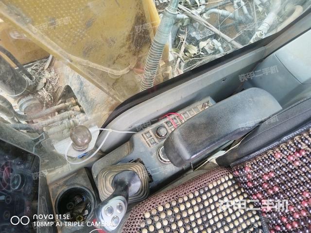 座椅后部（驾驶室部分）