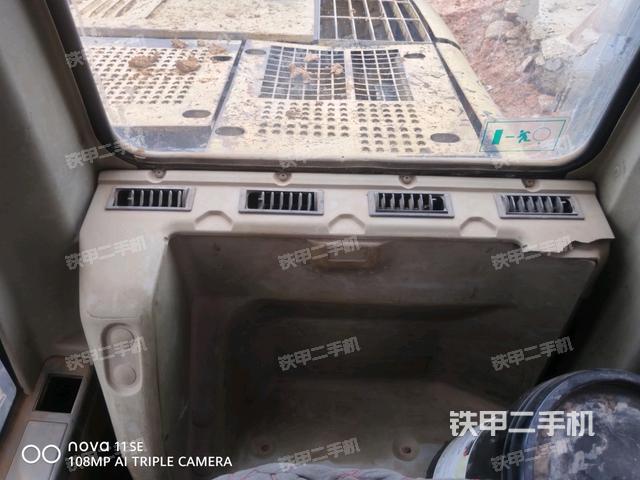 右侧玻璃角标（驾驶室部分）