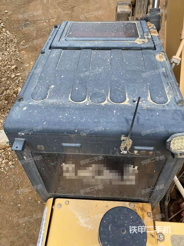 驾驶室顶部（整机外观）