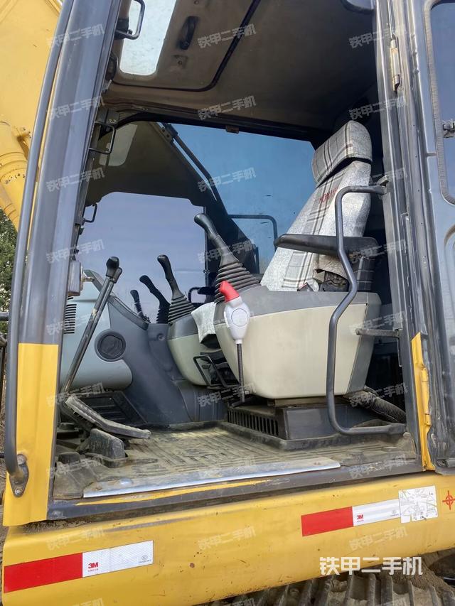 駕駛室整體（整機(jī)外觀）