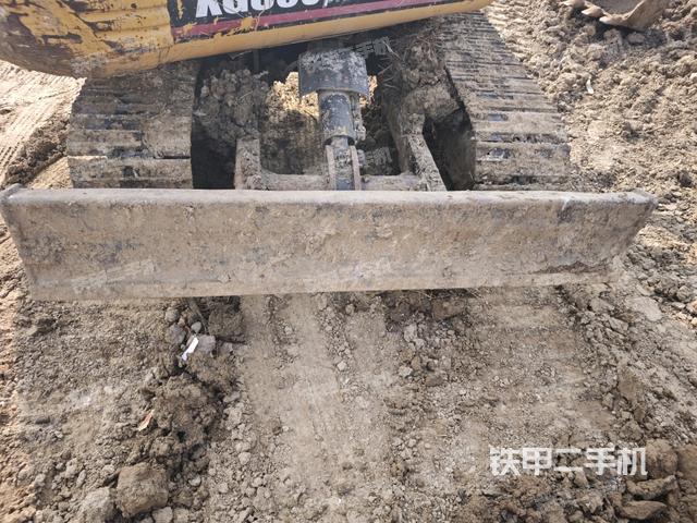 转盘和下车架正前（工作和回转装置）