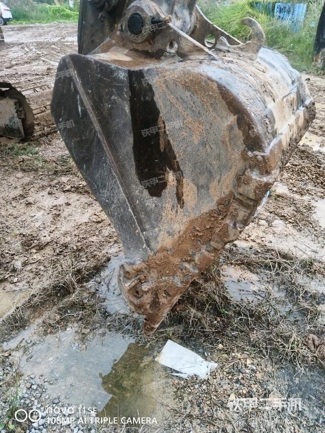 铲斗右后整体（工作和回转装置）