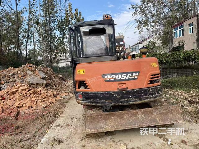 驾驶室顶部（整机外观）