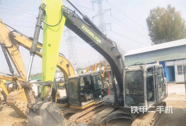 中联重科ZE135G国四挖掘机