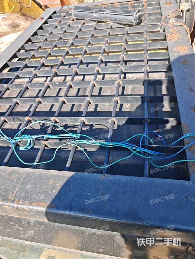 駕駛室頂部俯視（上車部件）