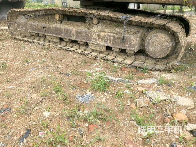 右驱动轮（行走机构）