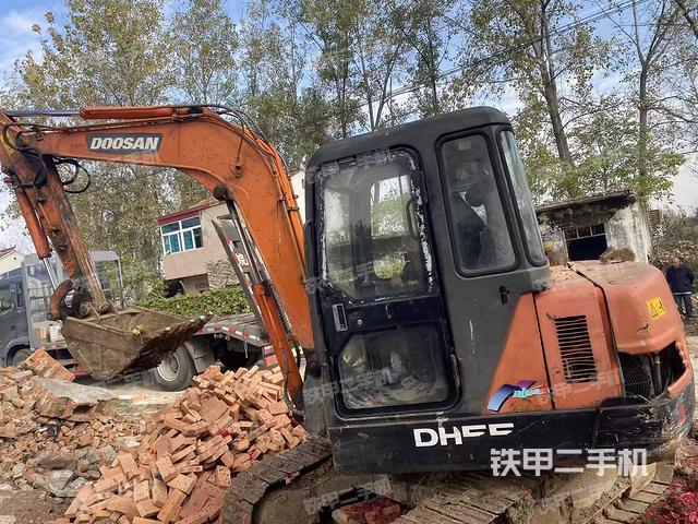 斗山DH55-V挖掘机