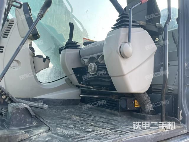 驾驶室整体（整机外观）