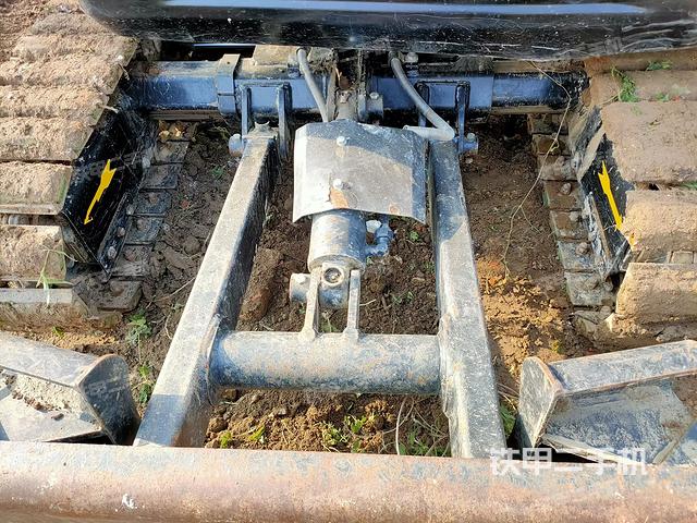 回轉(zhuǎn)馬達和主控閥（整機外觀）