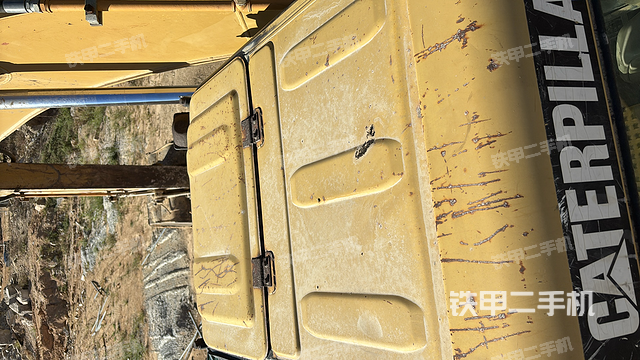 驾驶室顶部（整机外观）