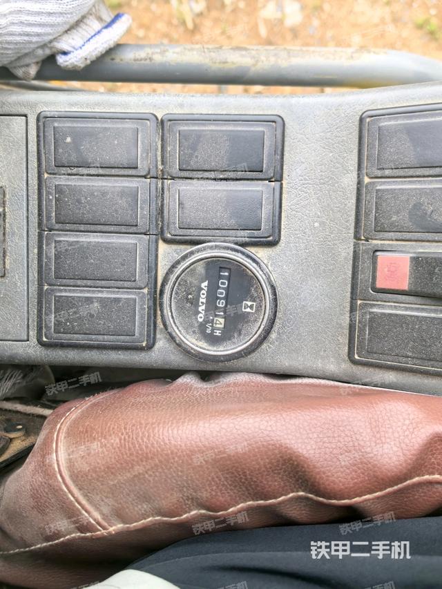 左后方玻璃角标（驾驶室部分）