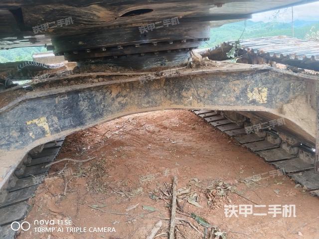 转盘和下车架正前（工作和回转装置）