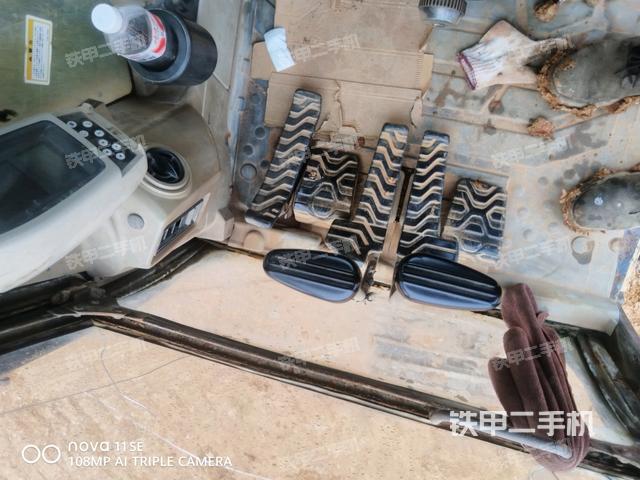 后窗玻璃角标（驾驶室部分）