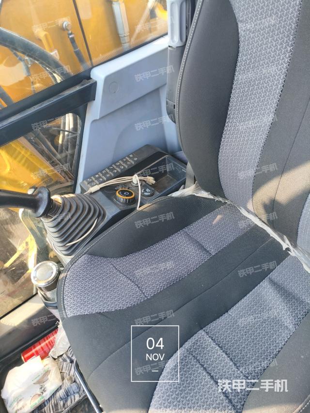 駕駛室頂部（整機(jī)外觀）