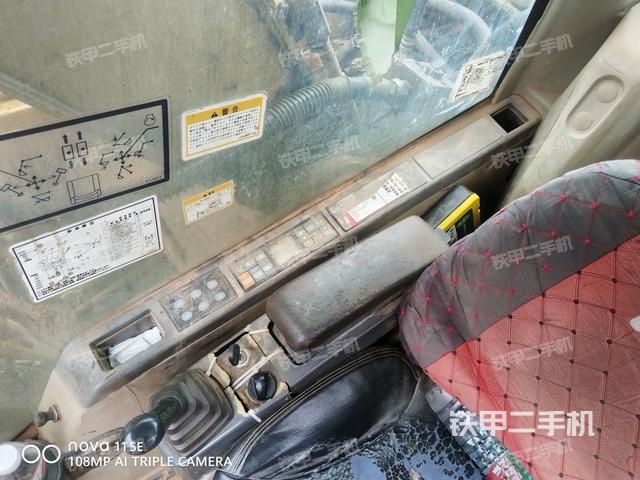 左后方玻璃角标（驾驶室部分）