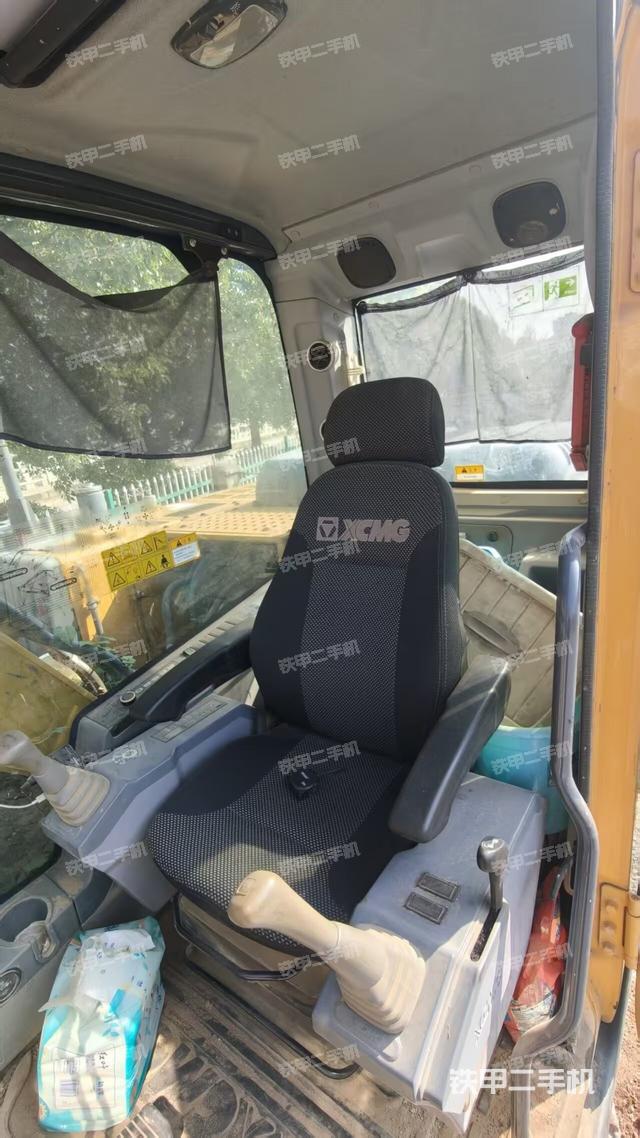 驾驶室整体（整机外观）