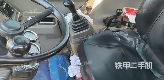 驾驶室整体（整机外观）