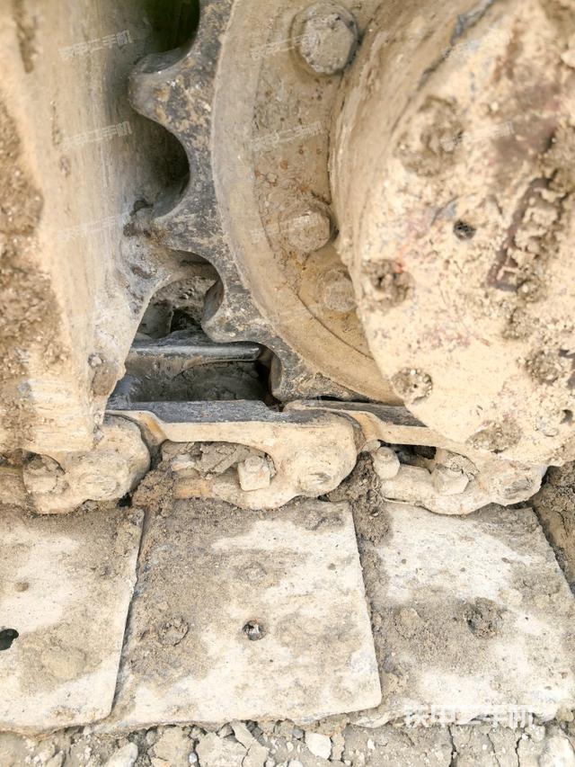 右側(cè)履帶整體?（行走機(jī)構(gòu)）