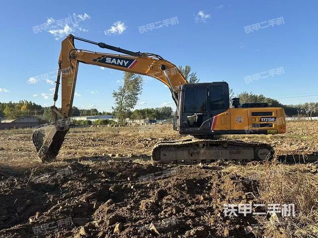 三一重工SY215C挖掘机