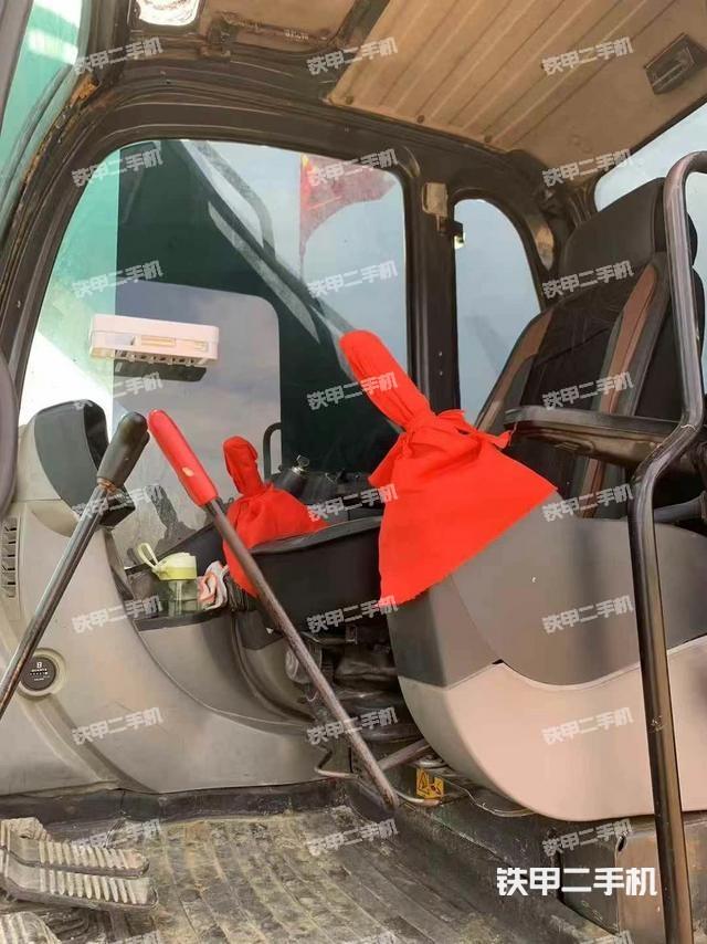 驾驶室整体（整机外观）