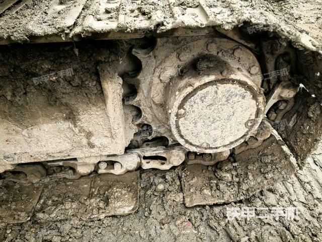 右驱动轮（行走机构）