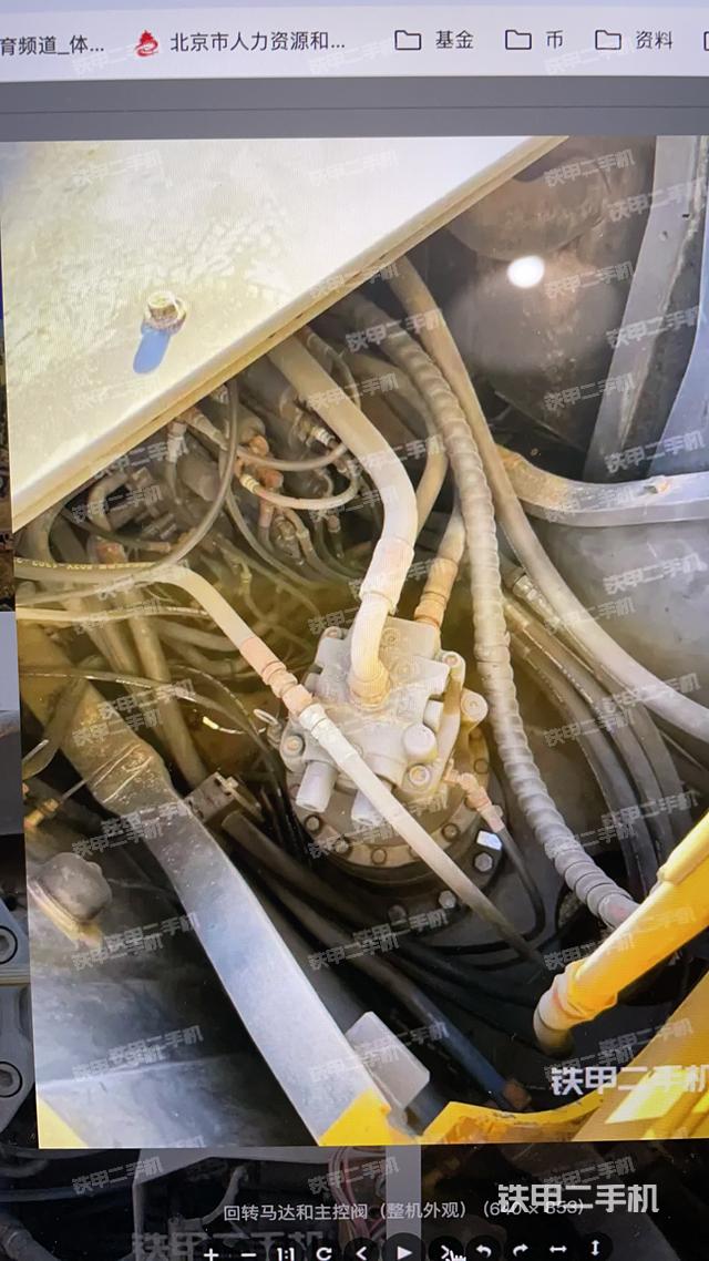 回转马达和主控阀（整机外观）